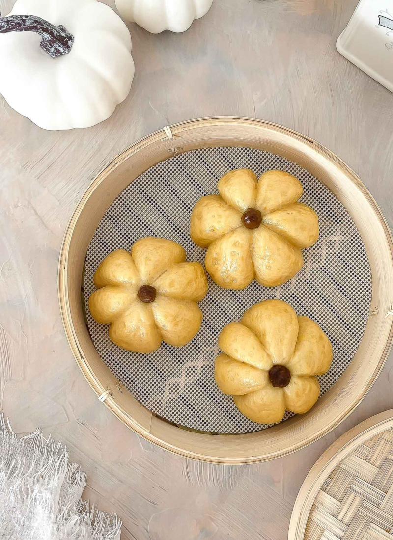 Pumpkin Cream Cheese Bao (南瓜包子)