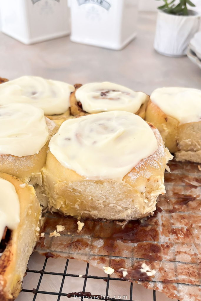  APPLE PIE CINNAMON ROLLS