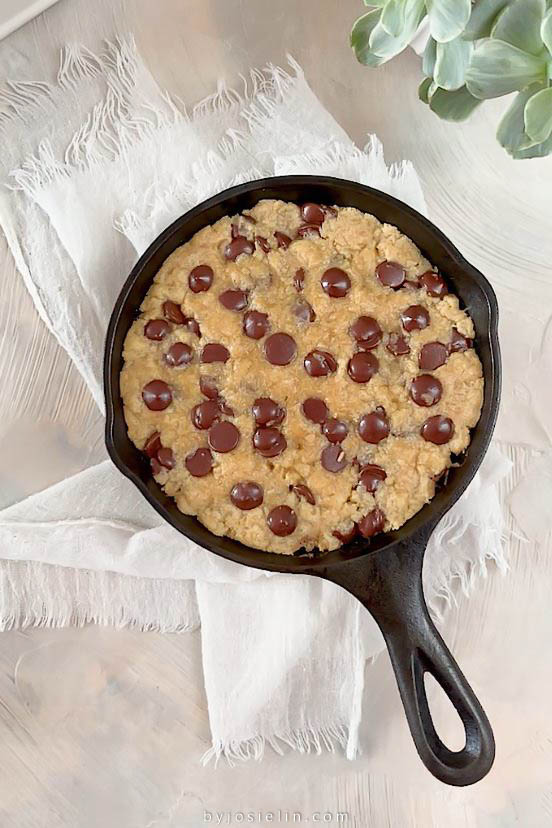 chocolate chip skillet cookie