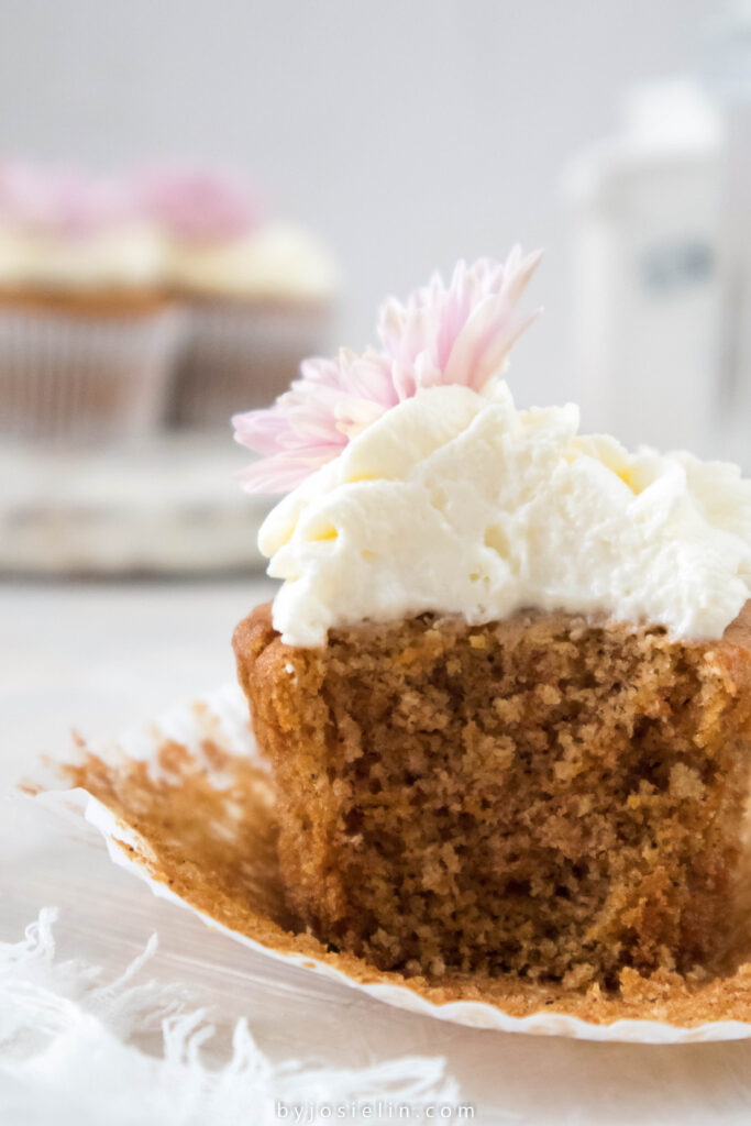 carrot cake cupcakes
