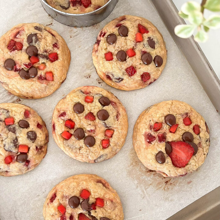 Strawberry Chocolate Chip Cookies