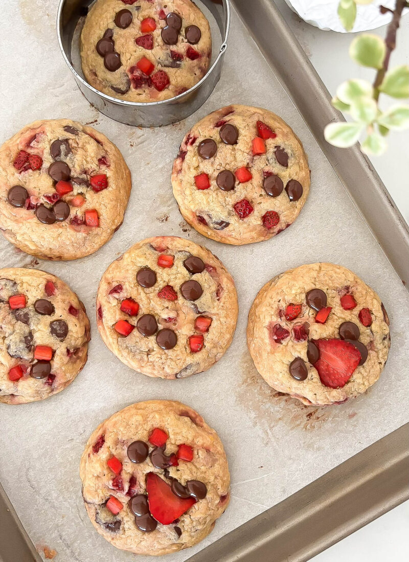 Strawberry Chocolate Chip Cookies