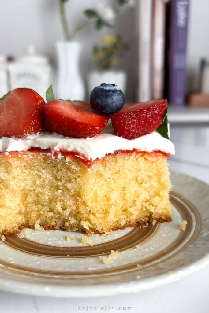  Berry Chantilly Sheet Cake