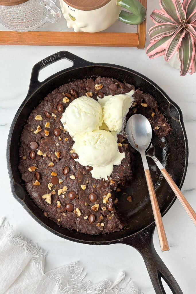 Chocolate Walnut Cookie Skillet
