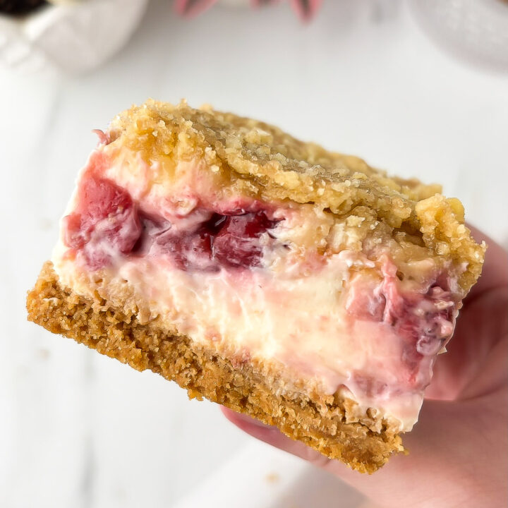 Strawberry Crumble Cheesecake Bars